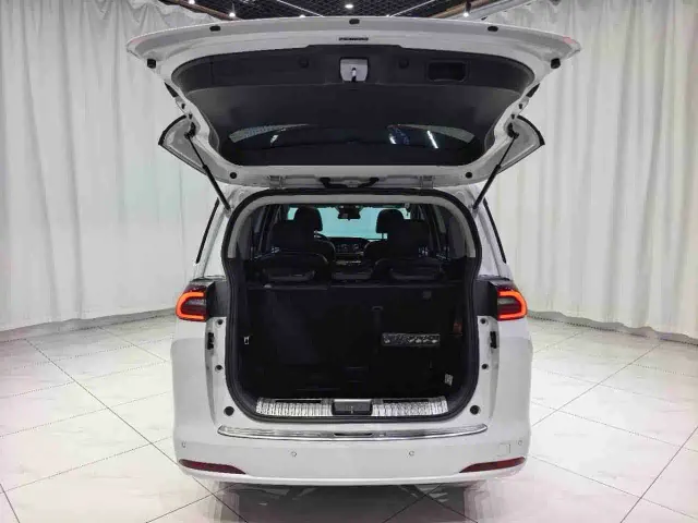 GAC Trumpchi M6 — Фото автомобиля 14