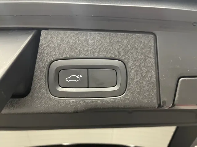 Volvo XC60 — Фото автомобиля 23