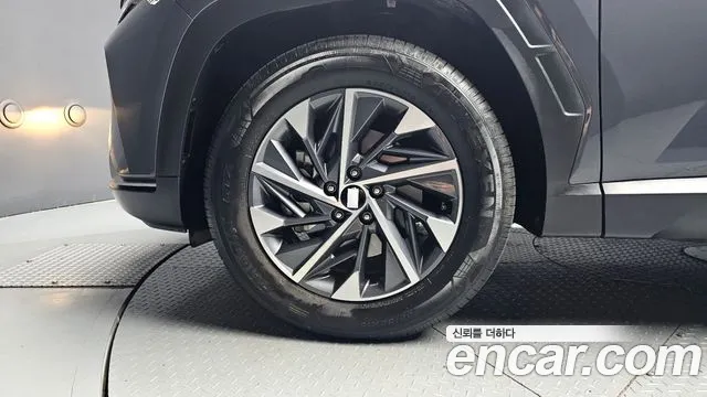 Hyundai Tucson Tucson (NX4) Бензин 1.6 турбо 2WD — Фото автомобиля 5