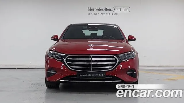 Mercedes-Benz E-Class — Фото автомобиля 3