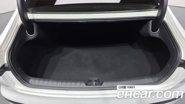 Hyundai Grandeur GN7 — Фото автомобиля 24