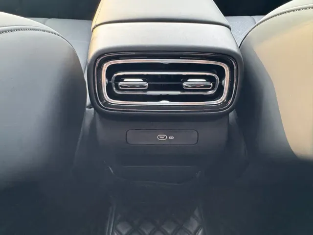 Geely Emgrand — Фото автомобиля 22