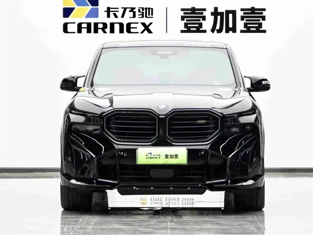 BMW XM — Фото автомобиля 2