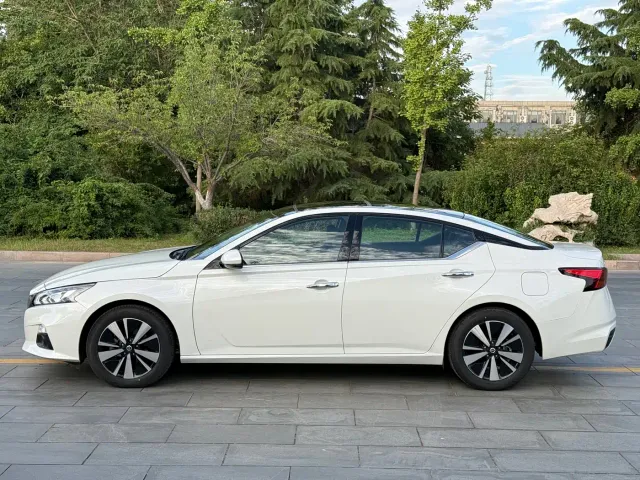 Nissan Teana — Фото автомобиля 18