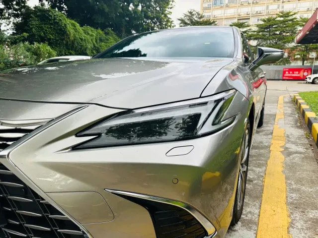 Lexus ES — Фото автомобиля 9