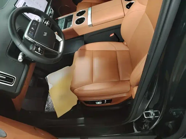Li Auto L8 — Фото автомобиля 14