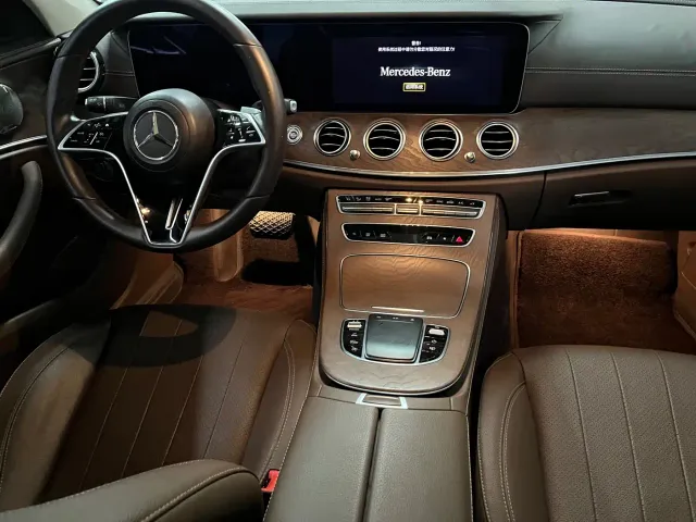 Mercedes-Benz E-Class — Фото автомобиля 10