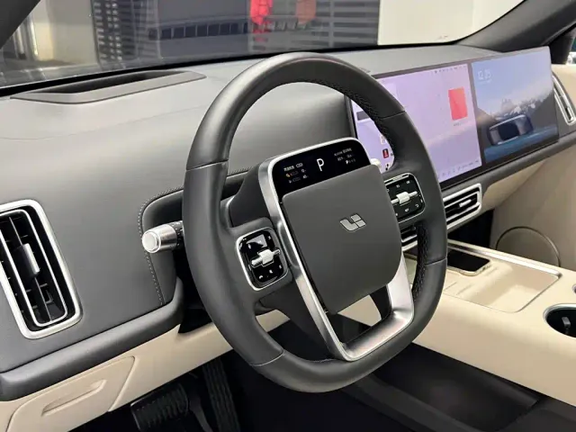 Li Auto L7 — Фото автомобиля 8