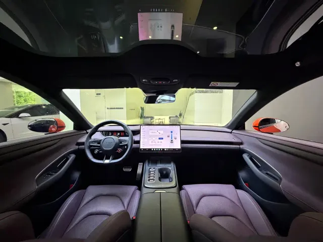 Xiaomi SU7 — Фото автомобиля 14