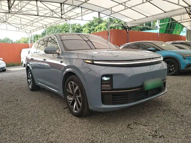Li Auto L7 — Фото автомобиля 3