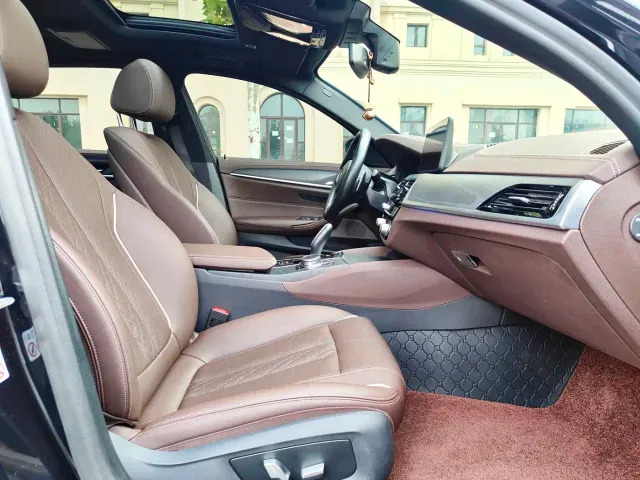 BMW 5 Series — Фото автомобиля 5