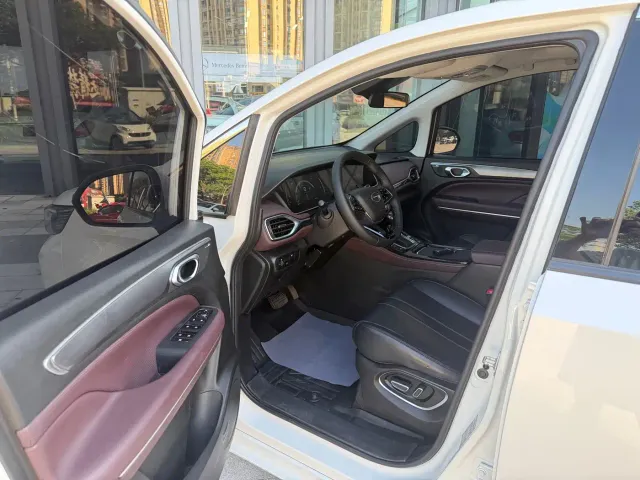 GAC Trumpchi M6 — Фото автомобиля 7