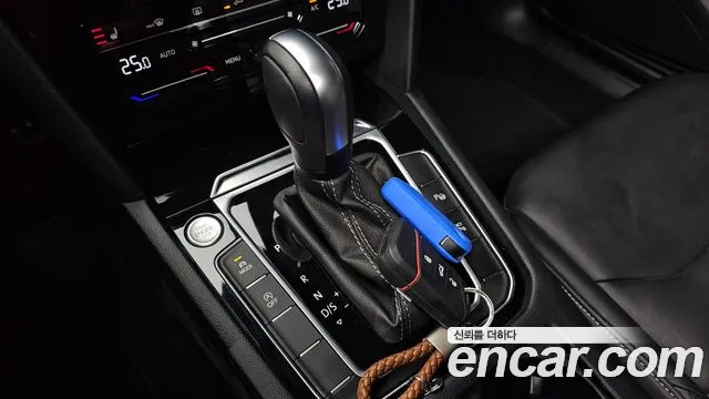 Volkswagen Arteon Arteon 2.0 TDI R-LINE 4Motion — Фото автомобиля 9