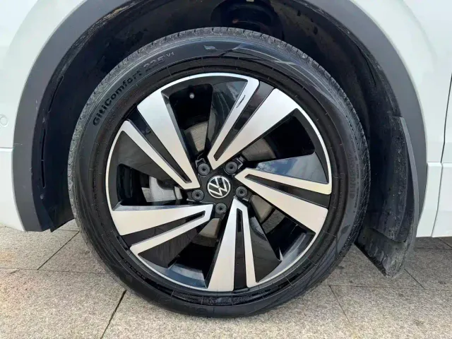 Volkswagen Tiguan X — Фото автомобиля 9