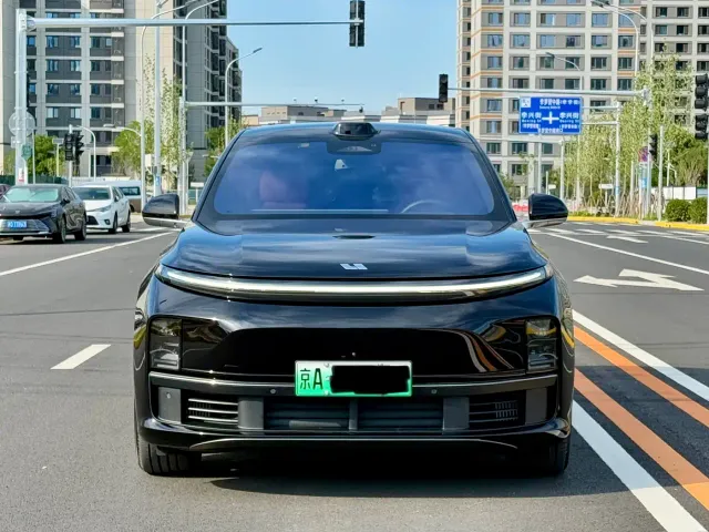 Li Auto L7 — Фото автомобиля 2