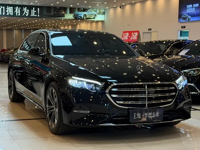 Mercedes-Benz E-Class — Фото автомобиля 3