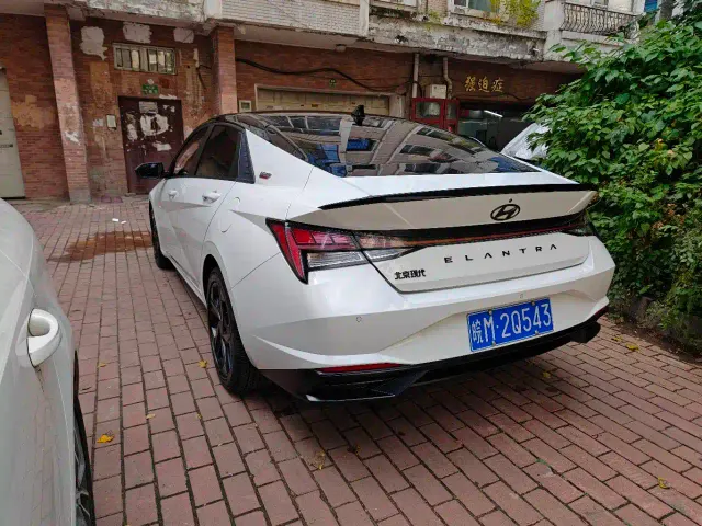 Hyundai Elantra — Фото автомобиля 5