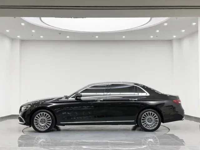 Mercedes-Benz E-Class — Фото автомобиля 5