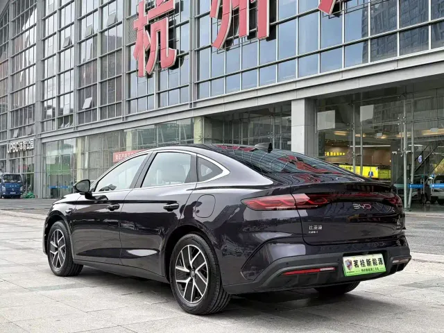 BYD Qin L — Фото автомобиля 9
