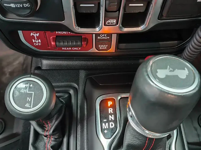 Jeep Wrangler — Фото автомобиля 12