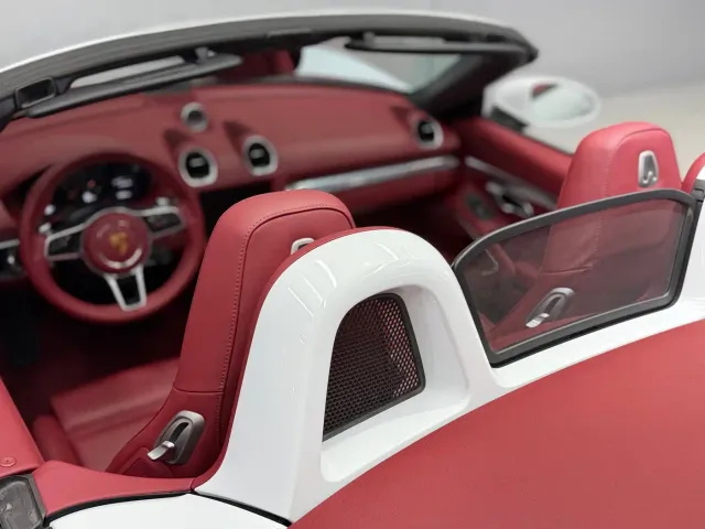 Porsche 718 — Фото автомобиля 18