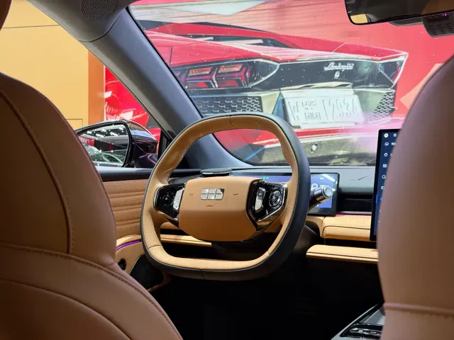 Geely Galaxy Xingyao 8 — Фото автомобиля 12