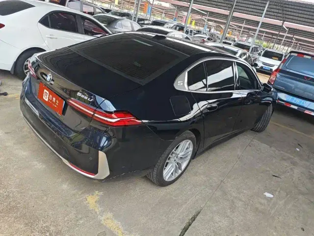 BMW 5 Series — Фото автомобиля 5