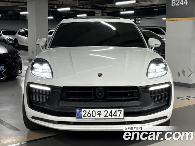 Фотография автомобиля — Porsche Macan