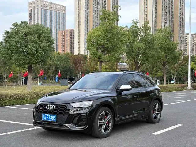 Фотография автомобиля — Audi SQ5