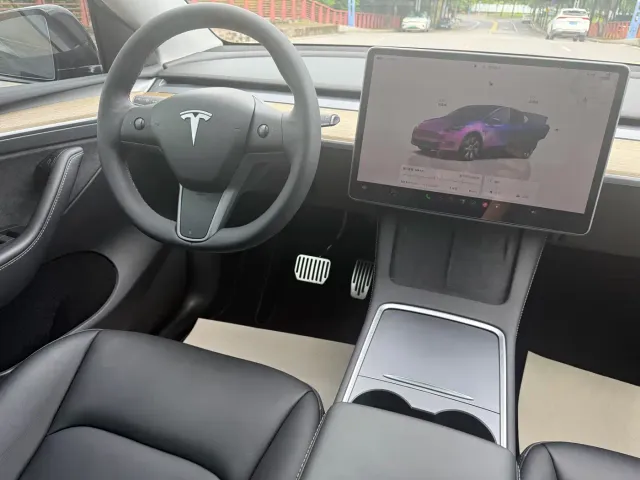 Tesla Model Y — Фото автомобиля 7