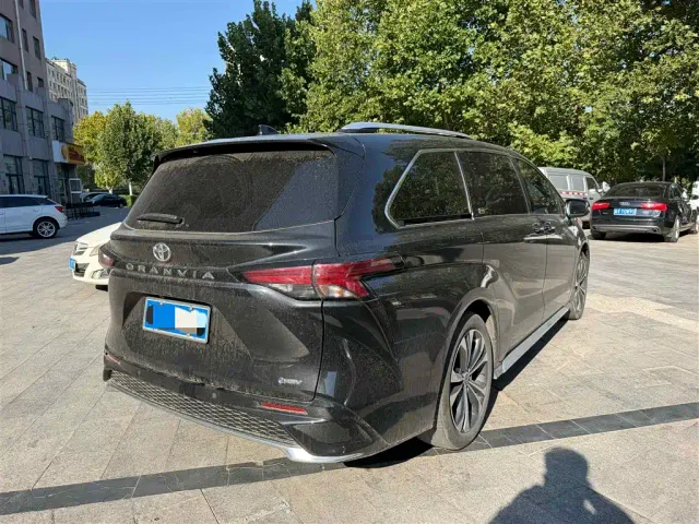 Toyota Granvia — Фото автомобиля 6