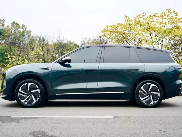 Nio ES8 — Фото автомобиля 3