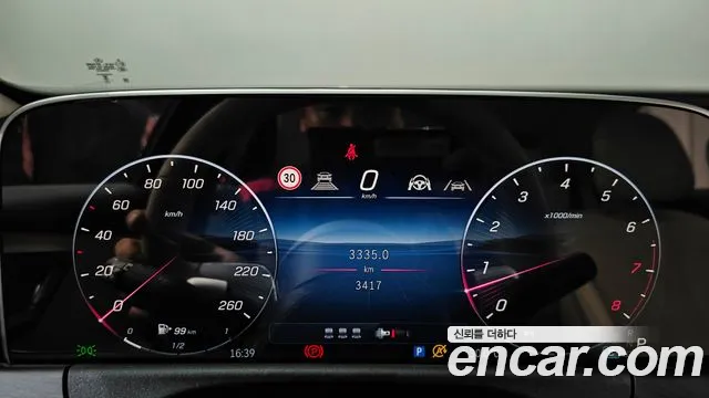 Mercedes-Benz E-Class — Фото автомобиля 8