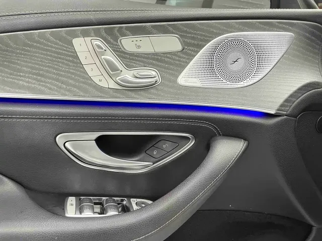 Mercedes-Benz CLS-Class — Фото автомобиля 14