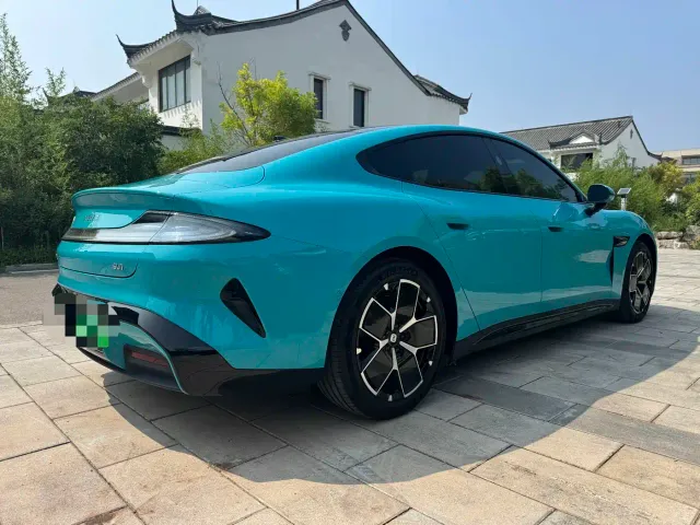 Xiaomi SU7 — Фото автомобиля 10