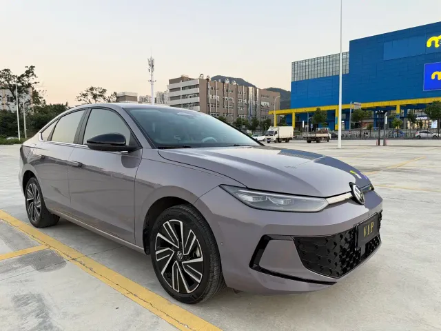 Volkswagen Lavida — Фото автомобиля 3