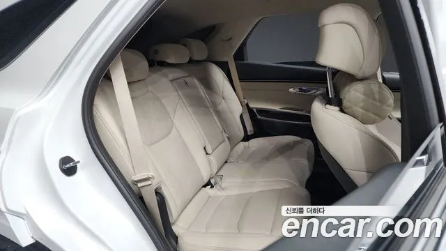 Фотография автомобиля — Genesis GV70 2.5T Бензин AWD
