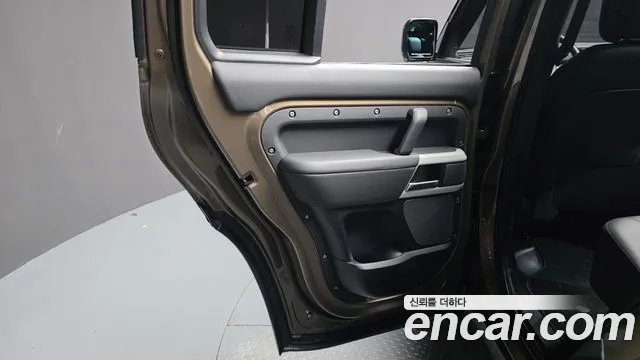 Land Rover Defender L663 — Фото автомобиля 14