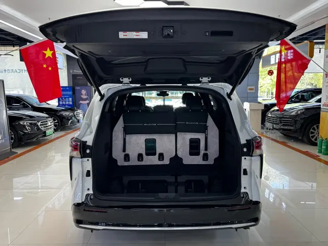 Toyota Sienna — Фото автомобиля 7