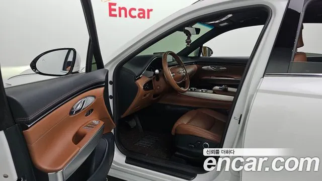 Genesis GV70 — Фото автомобиля 15
