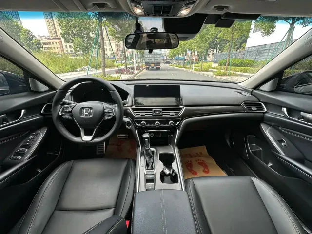Honda Accord — Фото автомобиля 6