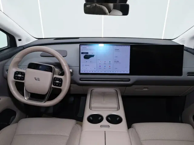 Li Auto i8 — Фото автомобиля 7