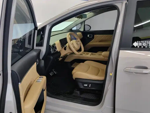 Wuling Starlight 730 — Фото автомобиля 9