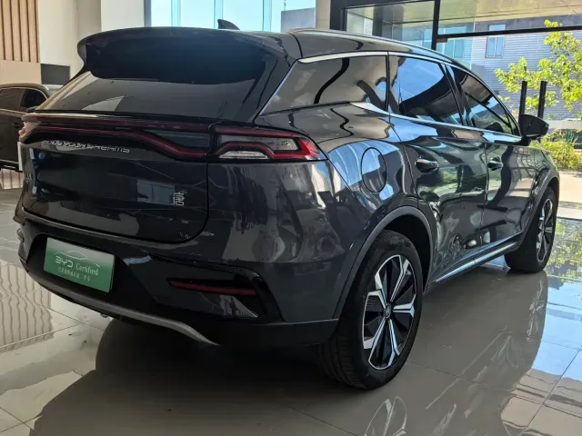 BYD Tang — Фото автомобиля 9