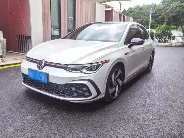 Фотография автомобиля — Volkswagen Golf GTI