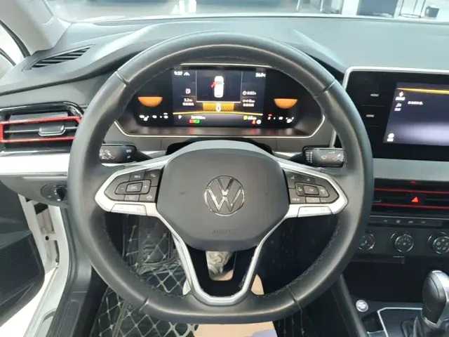 Volkswagen Lavida — Фото автомобиля 10