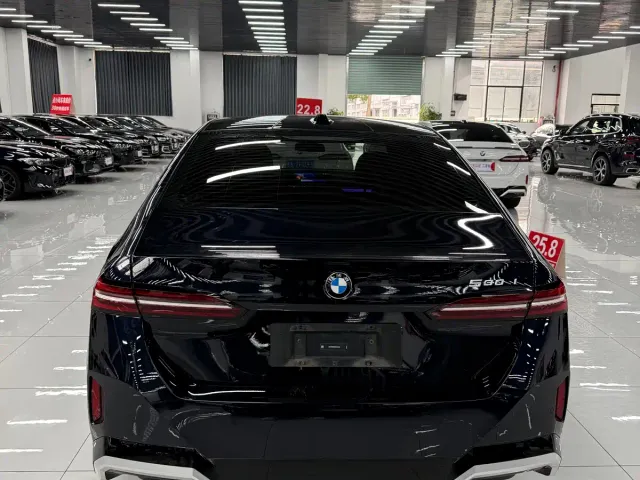 BMW 5 Series — Фото автомобиля 7