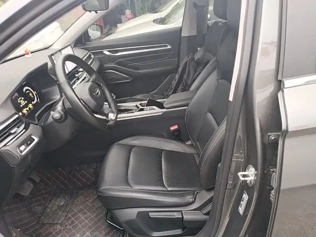 Geely Emgrand — Фото автомобиля 14