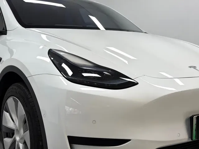 Tesla Model Y — Фото автомобиля 7