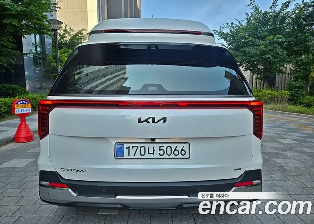 Kia Canival Новый Carnival 4 поколение Бензин 9 мест Hi-Limousine (Спецкузов) — Фото автомобиля 6